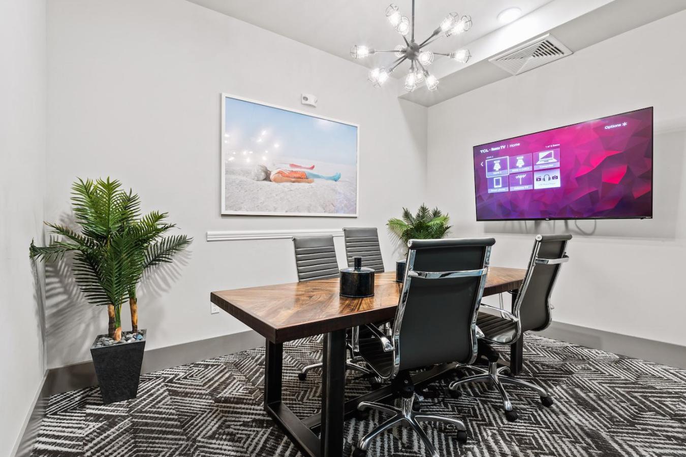 Апартаменты Tropical Field 1 Bed In Downtown With Free Parking Сент-Питерсберг Экстерьер фото