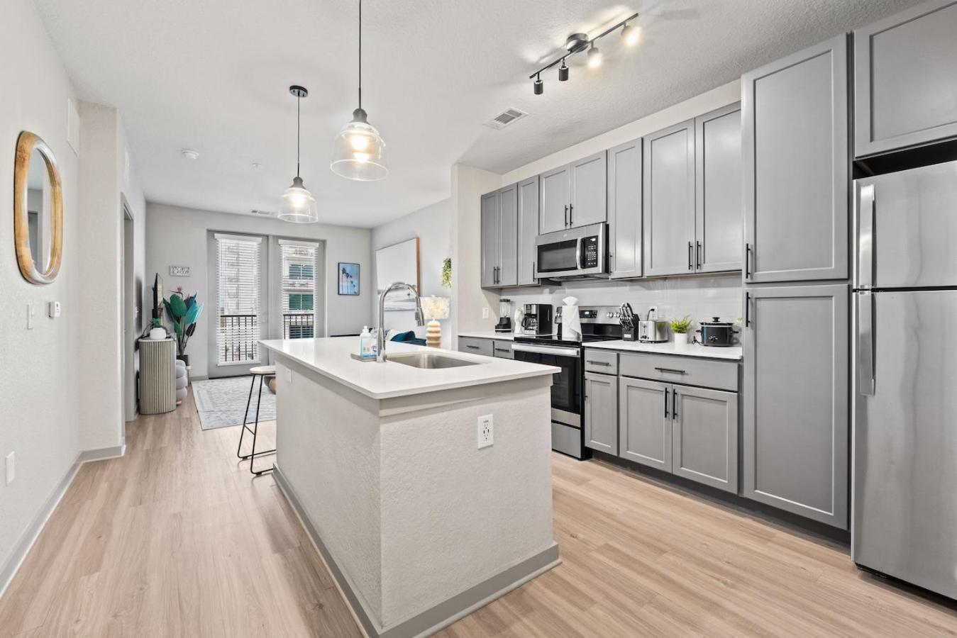 Апартаменты Tropical Field 1 Bed In Downtown With Free Parking Сент-Питерсберг Экстерьер фото